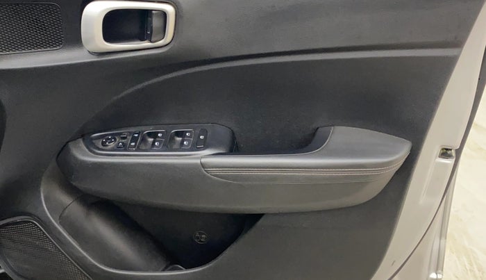 2019 Hyundai VENUE SX 1.0 (O) TURBO, Petrol, Manual, 1,20,117 km, Driver Side Door Panels Control