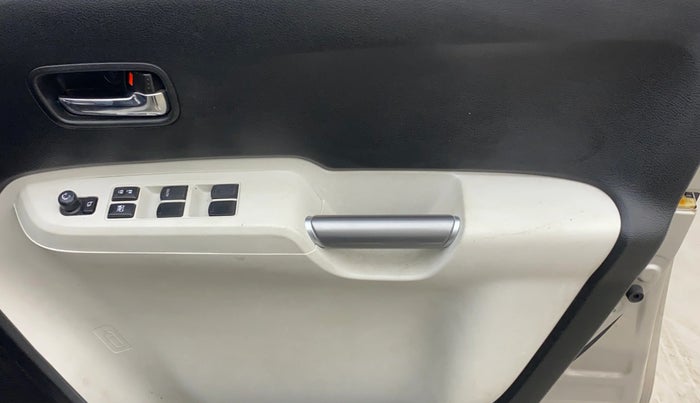 2021 Maruti IGNIS ALPHA 1.2 AMT, Petrol, Automatic, 13,850 km, Driver Side Door Panels Control