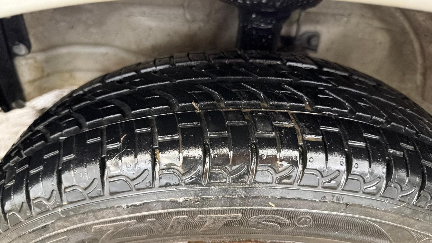 2016 Maruti Wagon R 1.0 VXI, Petrol, Manual, 53,739 km, Left Front Tyre Tread