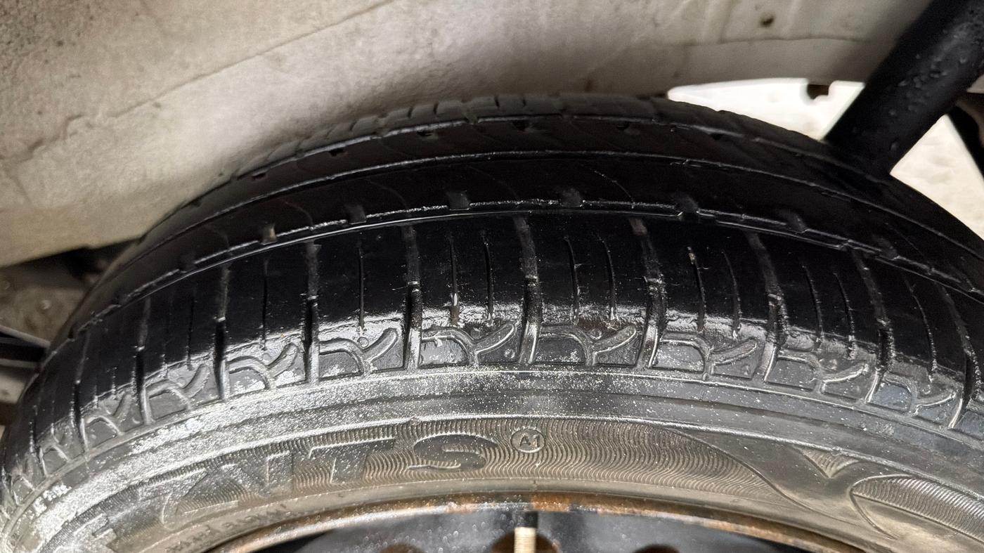 2016 Maruti Wagon R 1.0 VXI, Petrol, Manual, 53,739 km, Left Rear Tyre Tread