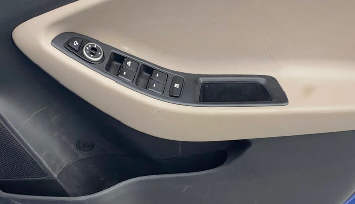 2017 Hyundai Elite i20 ASTA 1.2 (O), Petrol, Manual, 93,097 km, Driver Side Door Panels Control