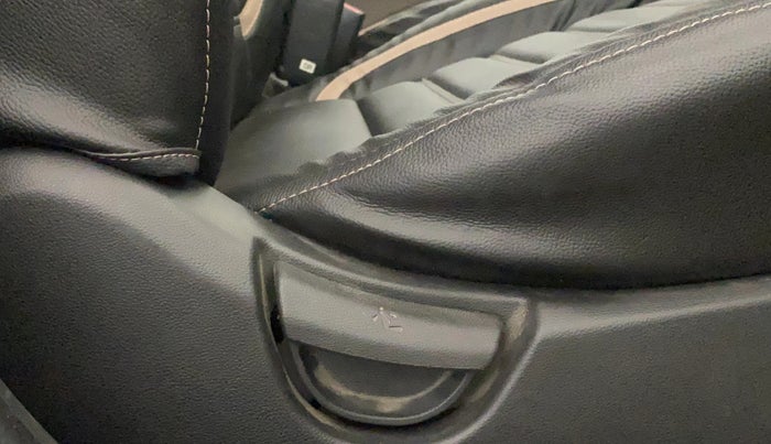 2019 Hyundai Grand i10 SPORTZ 1.2 KAPPA VTVT, Petrol, Manual, 64,056 km, Driver Side Adjustment Panel