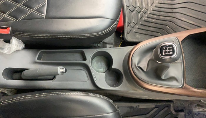 2023 Hyundai AURA SX 1.2 CNG, CNG, Manual, 1,19,674 km, Gear Lever