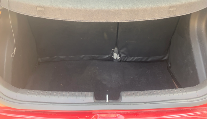 2016 Hyundai Elite i20 ASTA 1.2 (O), Petrol, Manual, 79,884 km, Boot Inside