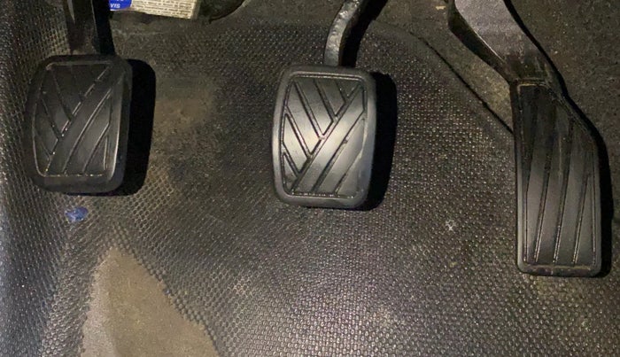 2017 Maruti S Cross ALPHA 1.3, Diesel, Manual, 56,708 km, Pedals