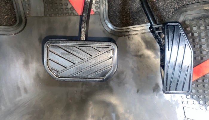 2019 Maruti Swift VXI AMT, Petrol, Automatic, 41,165 km, Pedals