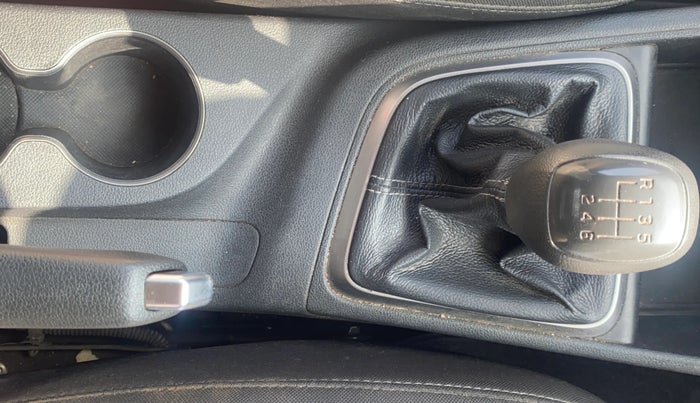 2019 Hyundai Verna 1.6 VTVT SX, Petrol, Manual, 49,754 km, Gear Lever