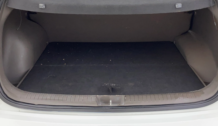 2015 Hyundai Creta SX 1.6 DIESEL, Diesel, Manual, 88,070 km, Boot Inside