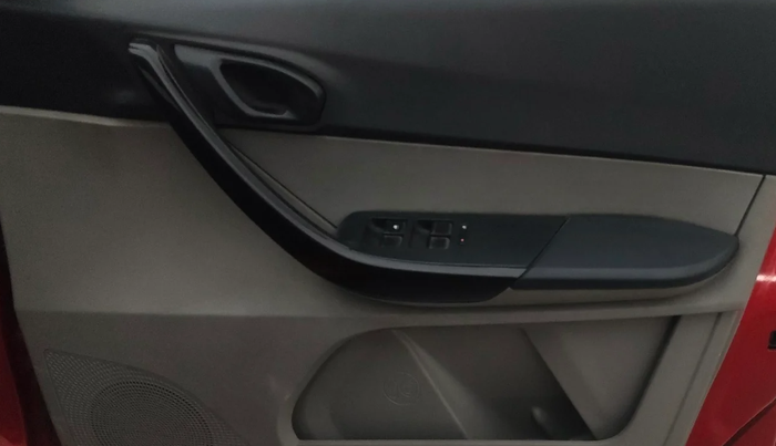 2018 Tata Tiago XT DIESEL, Diesel, Manual, 91,607 km, Driver Side Door Panels Control