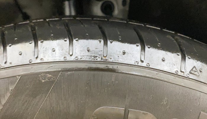 2023 KIA CARENS PRESTIGE 1.5 PETROL 7 STR, Petrol, Manual, 2,892 km, Right Front Tyre Tread