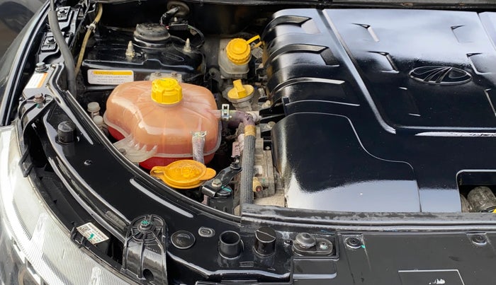 2021 Mahindra XUV500 W11 AT, Diesel, Automatic, 69,965 km, Engine View - Right