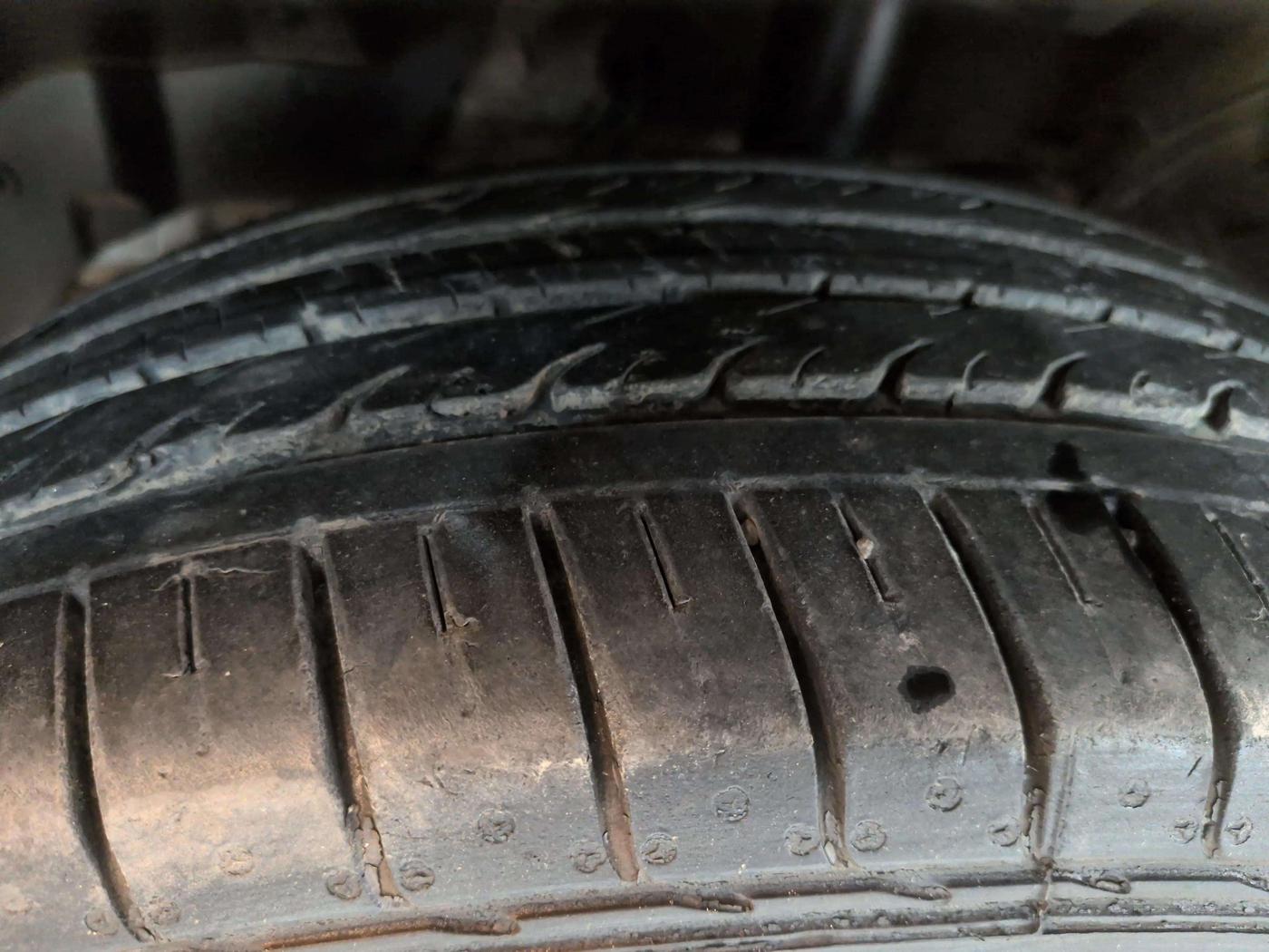 2020 MG HECTOR PLUS SHARP 1.5 PETROL TURBO DCT 6-STR, Petrol, Automatic, 21,513 km, Right Front Tyre Tread