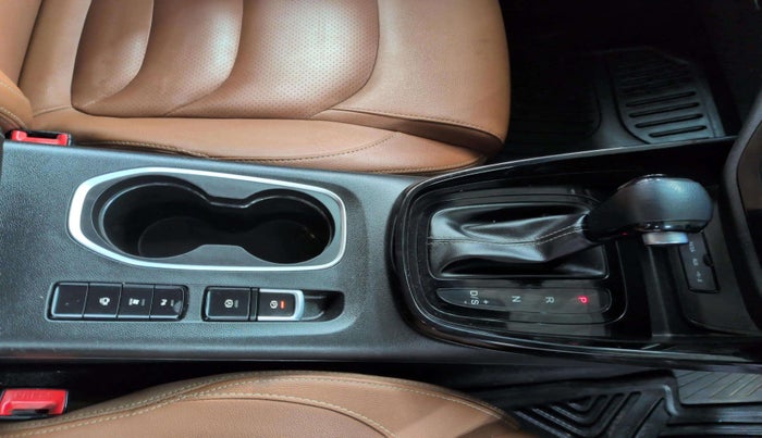 2020 MG HECTOR PLUS SHARP 1.5 PETROL TURBO DCT 6-STR, Petrol, Automatic, 21,513 km, Gear Lever