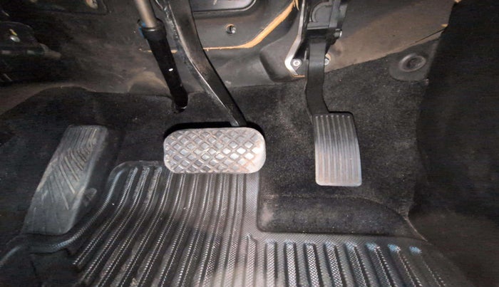 2020 MG HECTOR PLUS SHARP 1.5 PETROL TURBO DCT 6-STR, Petrol, Automatic, 21,513 km, Pedals