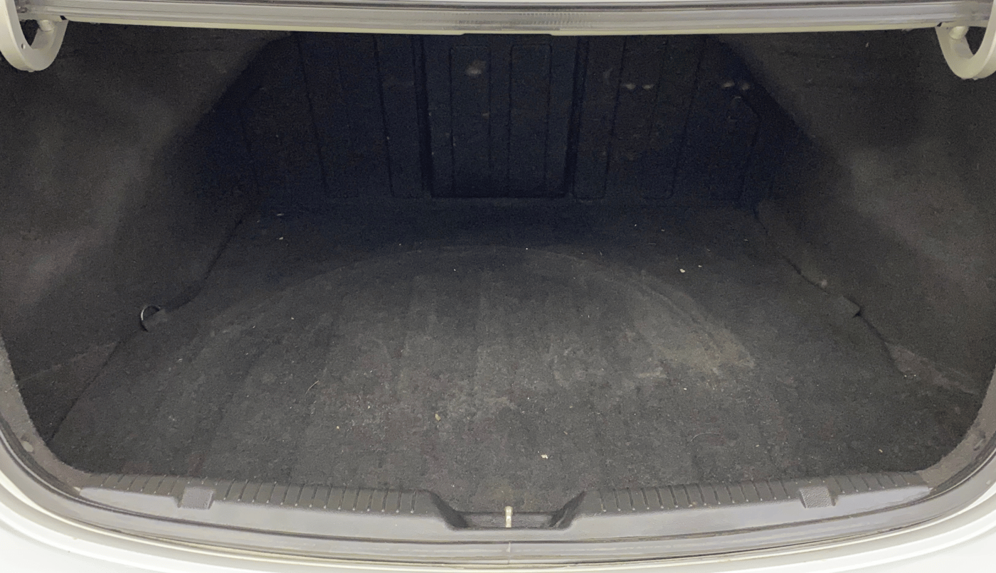 2012 Hyundai New Elantra 1.6 S MT DIESEL, Diesel, Manual, 1,29,639 km, Boot Inside