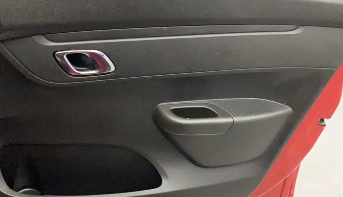 2019 Renault Kwid RXT 1.0 (O), Petrol, Manual, 51,134 km, Driver Side Door Panels Control