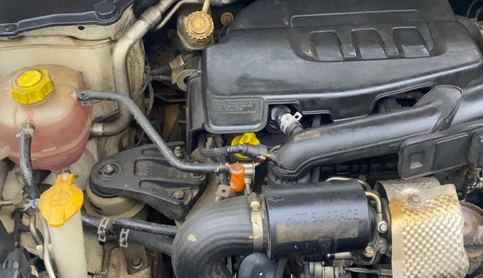 2021 Mahindra XUV300 W8 (O) 1.2 PETROL, Petrol, Manual, 1,22,520 km, Engine View - Right