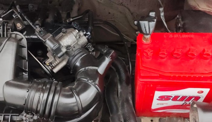 2014 Hyundai i10 SPORTZ 1.1, Petrol, Manual, 75,832 km, Engine View - Left