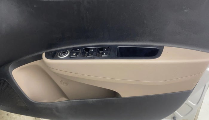 2014 Hyundai Xcent S (O) 1.2, Petrol, Manual, 77,632 km, Driver Side Door Panels Control