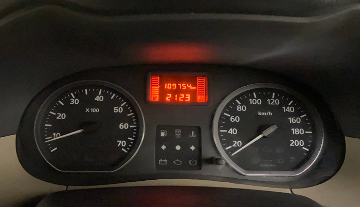 2015 Nissan Terrano XV D THP PREMIUM 110 PS, Diesel, Manual, 1,09,769 km, Odometer Image