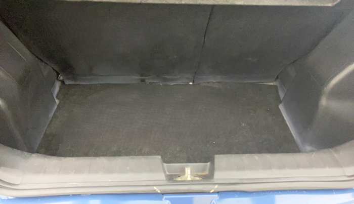 2016 Maruti Baleno ZETA DIESEL 1.3, Diesel, Manual, 90,707 km, Boot Inside