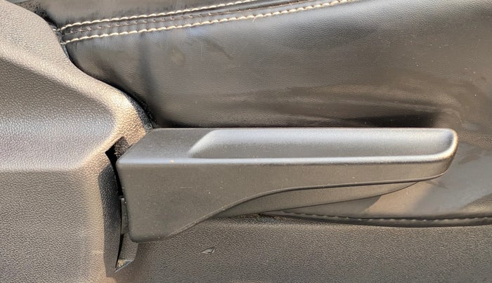 2023 Skoda KUSHAQ AMBITION 1.0L TSI MT, Petrol, Manual, 17,583 km, Driver Side Adjustment Panel