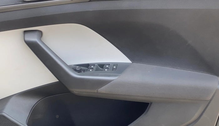 2023 Skoda KUSHAQ AMBITION 1.0L TSI MT, Petrol, Manual, 17,583 km, Driver Side Door Panels Control