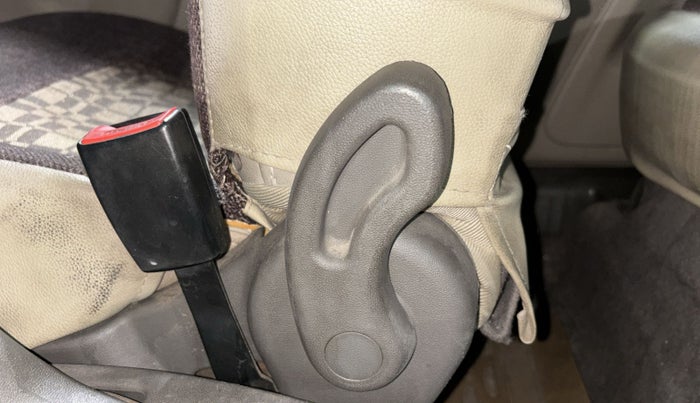 2012 Hyundai i10 MAGNA 1.2, Petrol, Manual, 1,00,643 km, Driver Side Adjustment Panel