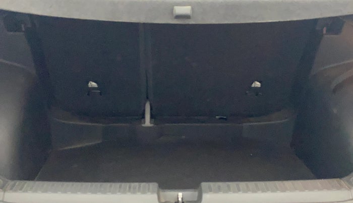 2022 Volkswagen TAIGUN TOPLINE 1.0 TSI MT, Petrol, Manual, 43,385 km, Boot Inside