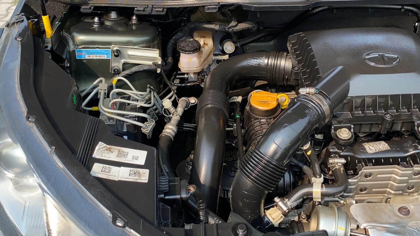 2022 Tata NEXON XMA SUNROOF PETROL, Petrol, Automatic, 14,217 km, Engine View - Right
