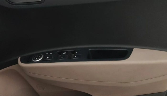 2016 Hyundai Grand i10 SPORTZ 1.2 KAPPA VTVT, Petrol, Manual, 67,313 km, Driver Side Door Panels Control