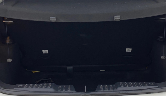 2022 Tata ALTROZ XT PETROL, Petrol, Manual, 10,104 km, Boot Inside