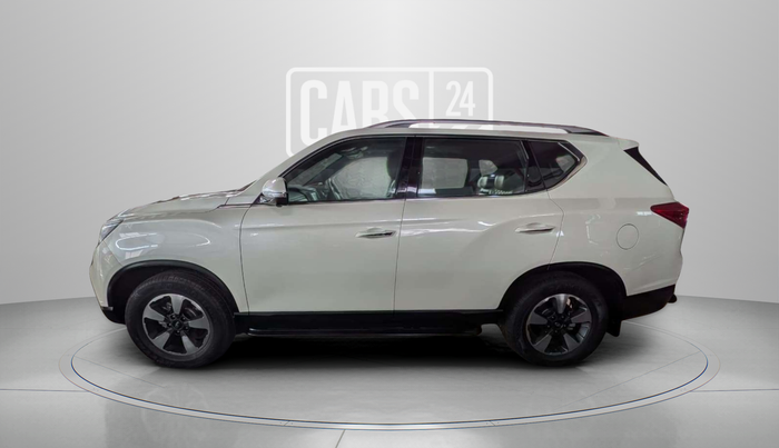 2019 Mahindra ALTURAS G4 4WD AT, Diesel, Automatic, 95,866 km, Left Side