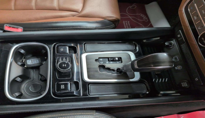 2019 Mahindra ALTURAS G4 4WD AT, Diesel, Automatic, 95,866 km, Gear Lever