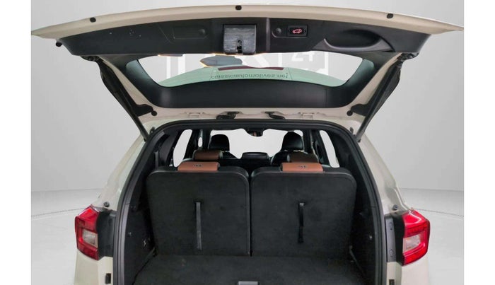 2019 Mahindra ALTURAS G4 4WD AT, Diesel, Automatic, 95,866 km, Boot Door Open