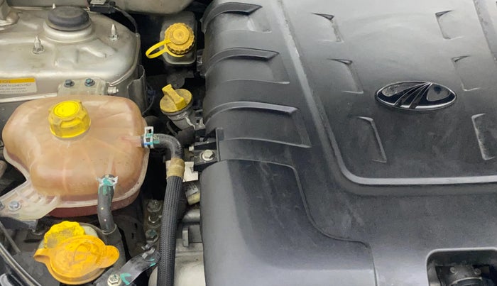 2020 Mahindra XUV500 W9, Diesel, Manual, 95,540 km, Engine View - Right