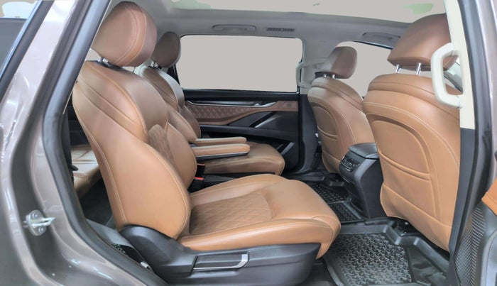 2023 MG GLOSTER SAVVY 6 STR 2.0 TWIN TURBO 4WD, Diesel, Automatic, 41,275 km, Right Side Rear Door Cabin