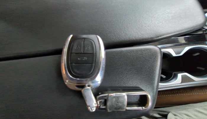 2023 MG GLOSTER SAVVY 6 STR 2.0 TWIN TURBO 4WD, Diesel, Automatic, 41,275 km, Key Close Up