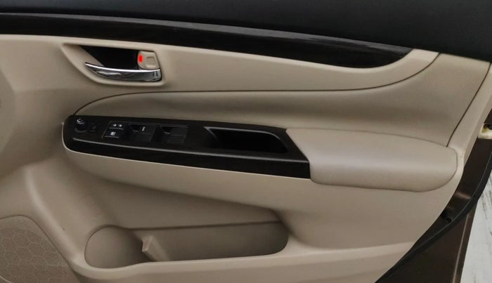 2016 Maruti Ciaz ZXI, Petrol, Manual, 34,030 km, Driver Side Door Panels Control