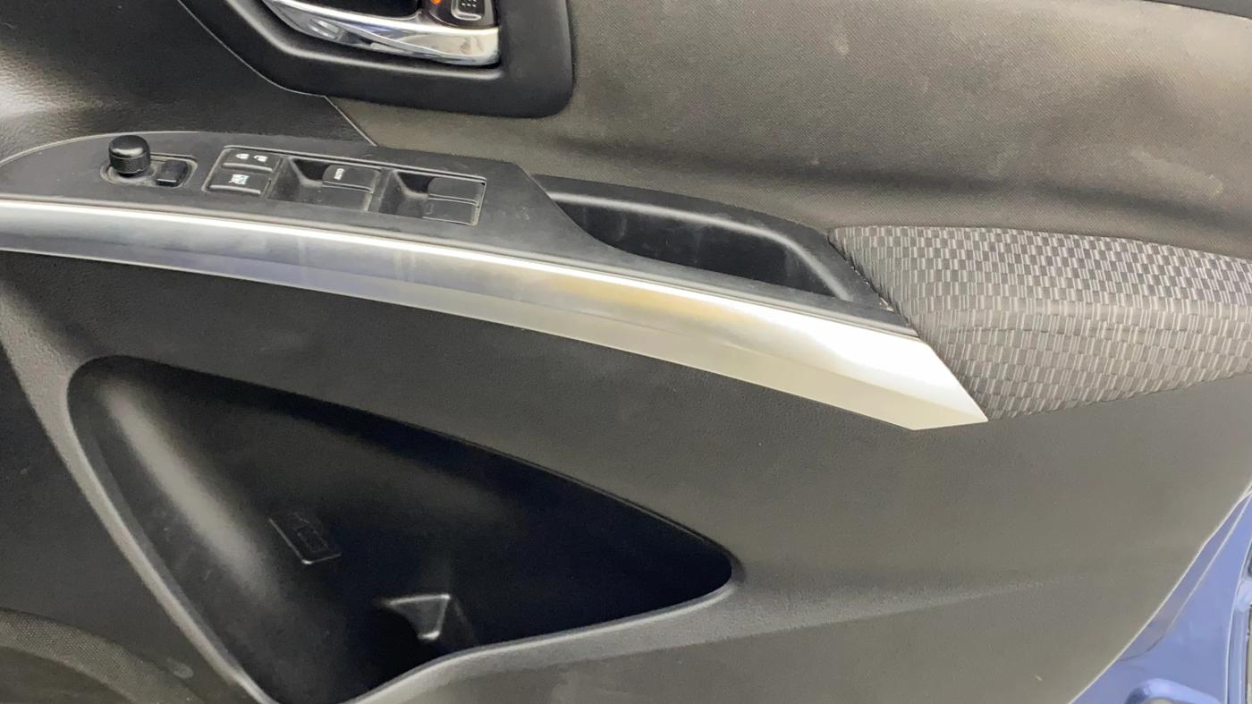 2017 Maruti S Cross ZETA 1.3, Diesel, Manual, 1,23,931 km, Driver Side Door Panels Control