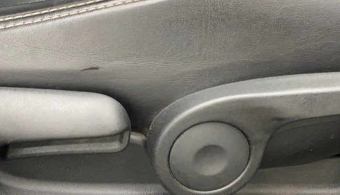 2017 Maruti S Cross ZETA 1.3, Diesel, Manual, 1,23,931 km, Driver Side Adjustment Panel