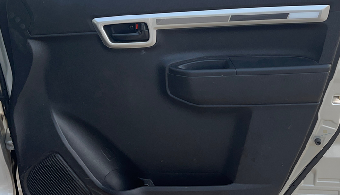 2022 Maruti S PRESSO VXI (O), Petrol, Manual, 15,424 km, Driver Side Door Panels Control