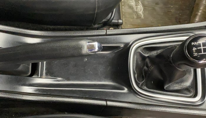 2016 Maruti Ciaz ZXI+, Petrol, Manual, 1,16,456 km, Gear Lever