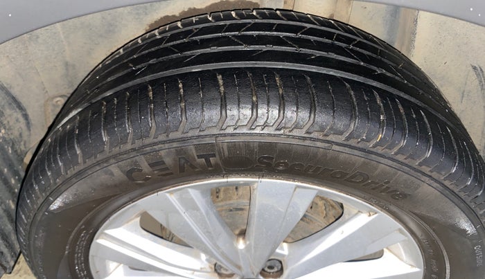 2022 Volkswagen TAIGUN COMFORTLINE 1.0 TSI MT, Petrol, Manual, 41,539 km, Left Rear Tyre Tread