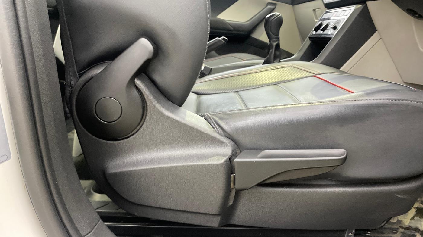 2022 Volkswagen TAIGUN COMFORTLINE 1.0 TSI MT, Petrol, Manual, 41,539 km, Driver Side Adjustment Panel