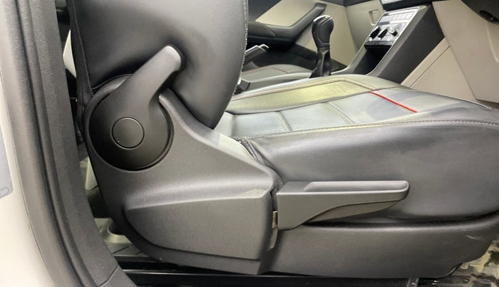 2022 Volkswagen TAIGUN COMFORTLINE 1.0 TSI MT, Petrol, Manual, 41,539 km, Driver Side Adjustment Panel