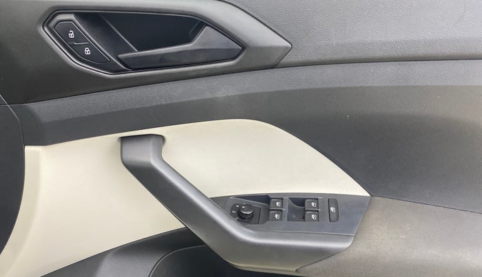 2022 Volkswagen TAIGUN COMFORTLINE 1.0 TSI MT, Petrol, Manual, 41,539 km, Driver Side Door Panels Control