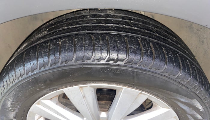 2022 Volkswagen TAIGUN COMFORTLINE 1.0 TSI MT, Petrol, Manual, 41,539 km, Left Front Tyre Tread