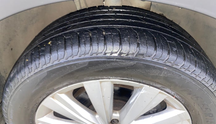 2022 Volkswagen TAIGUN COMFORTLINE 1.0 TSI MT, Petrol, Manual, 41,539 km, Right Front Tyre Tread