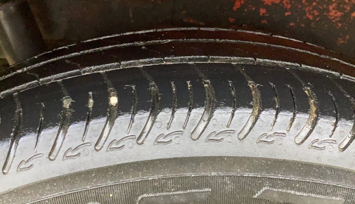 2013 Maruti Wagon R 1.0 VXI, CNG, Manual, 65,863 km, Right Rear Tyre Tread